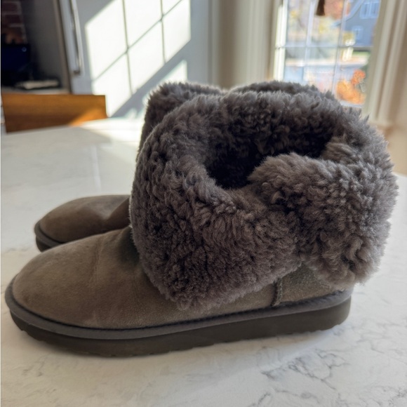 UGG gray fold over boots - Picture 7 of 12